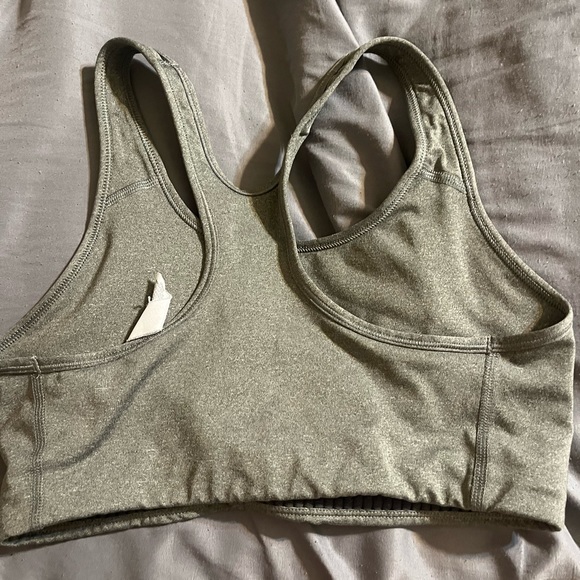 Woman’s Nike Sports bra - Picture 2 of 2